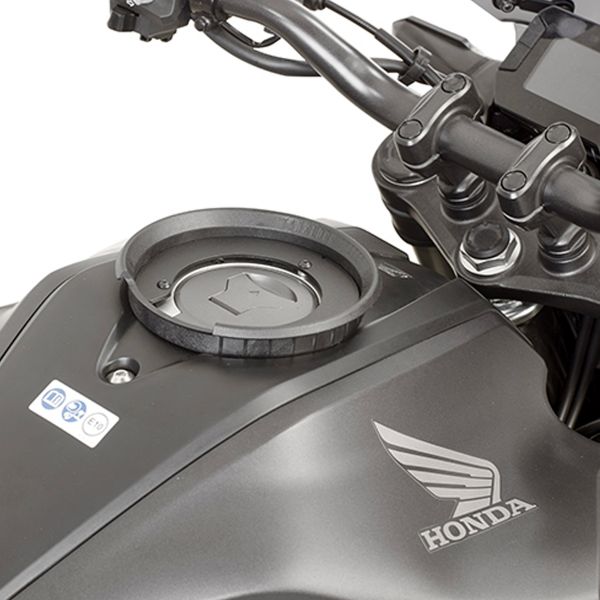 Accessoires sacoche reservoir Givi Bride Tanklock Sacoche Réservoir BF41 Honda CB125R/CB300R (18-22) Accessoires sacoche reservoir Givi Bride Tanklock Sacoche Réservoir BF41 Honda CB125R/CB300R (18-22)