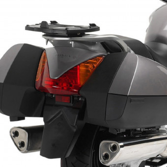 Kit de fixation Top Case Givi Support + platine Monokey E215 Honda ST1300 Pan European (02-14) Kit de fixation Top Case Givi Support + platine Monokey E215 Honda ST1300 Pan European (02-14)