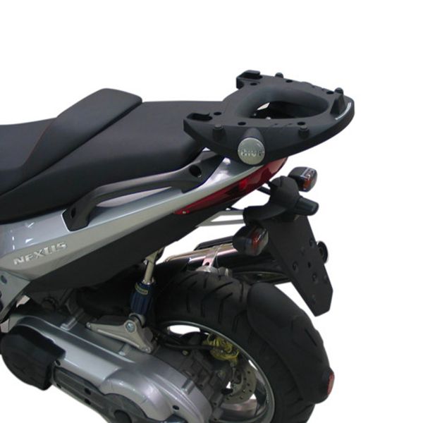 Kit de fixation Top Case Givi Support + platine Monolock E682M Gilera Nexus 125/250/300/500 (05-14)