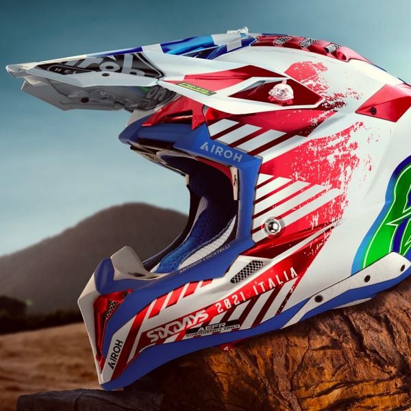 Airoh Aviator 3 Six Days 2021 Italy