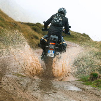 Givi Canyon Black 12L