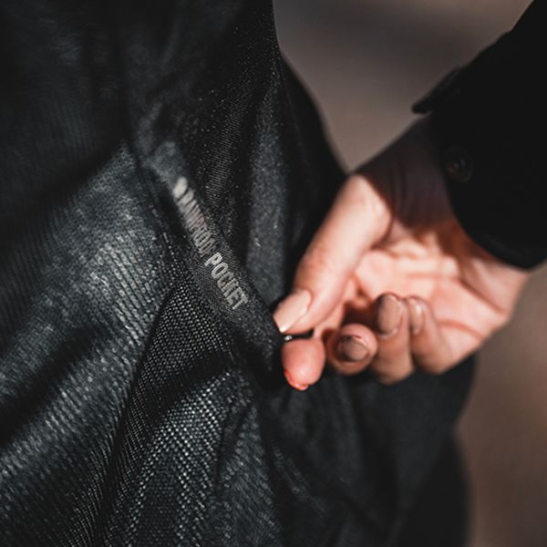 Ixon Ozcan Lady Black