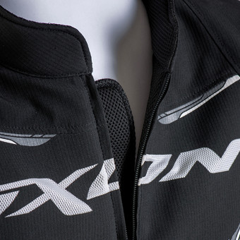 Ixon Striker Air WP Black White