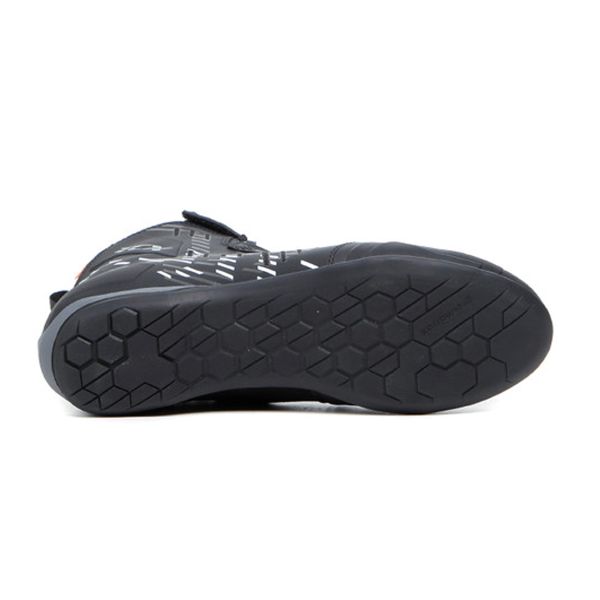 TCX R04D WP Black White