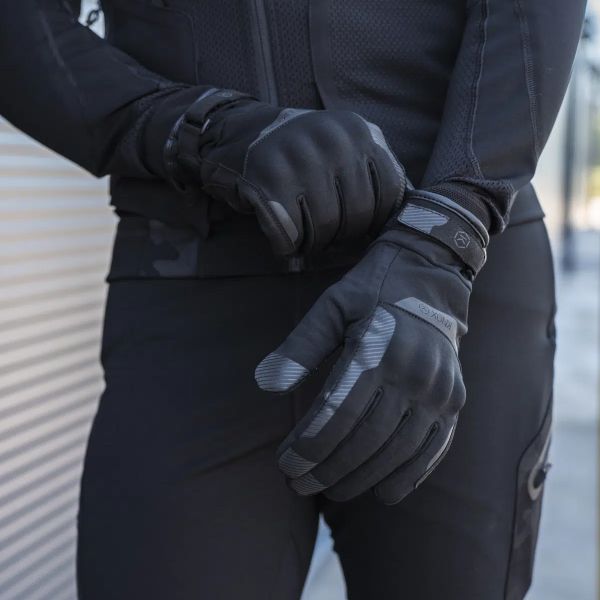 Knox Action Pro Waterproof Black