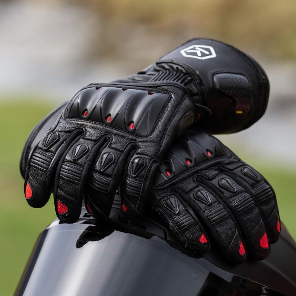 Knox Oulton Black White