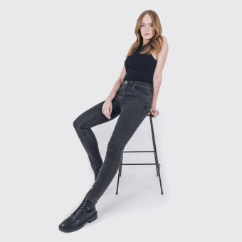 Knox Women Colton Skinny Short Black