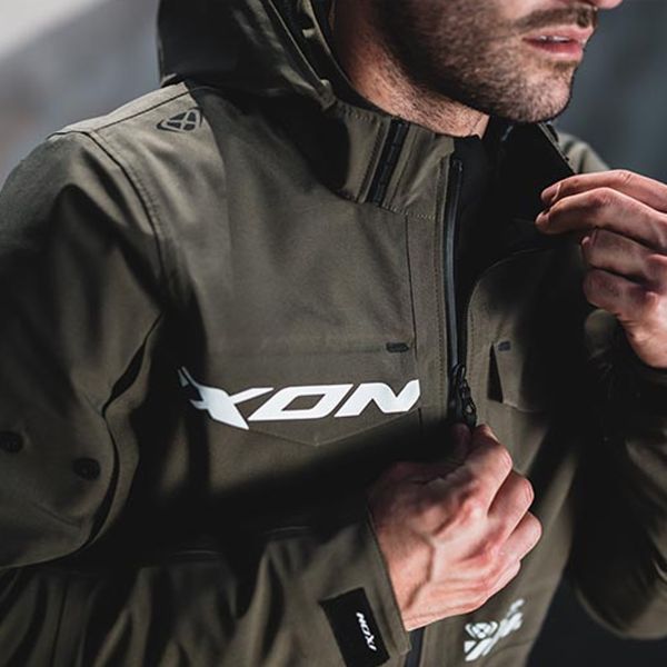 Ixon Square Black Red