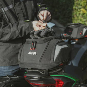 Givi Sacoche de selle Tanklock Easy 07 14L