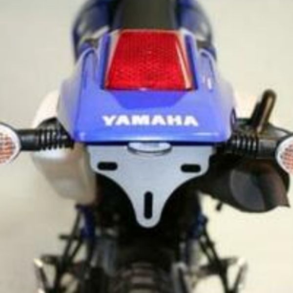 Support de plaque R&G Racing Support de plaque R&G Racing Yamaha DT125R/DT125X (89-06)