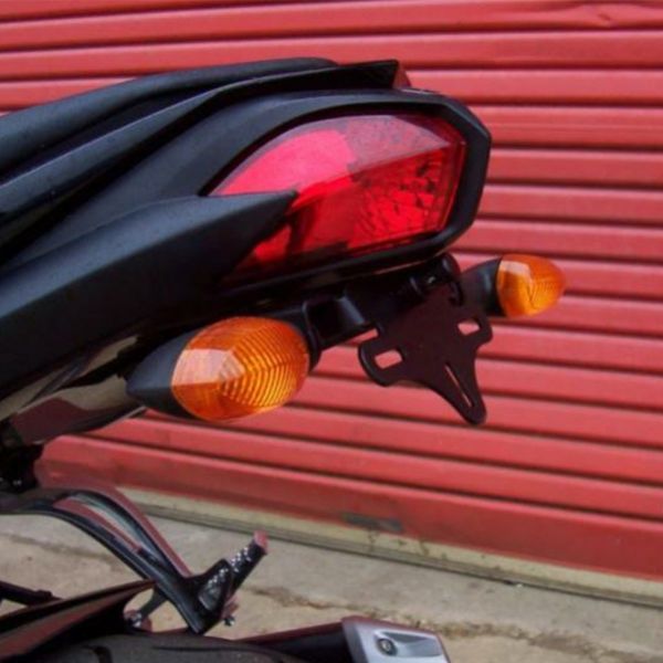 Support de plaque R&G Racing Support de plaque R&G Racing Yamaha FZ1/FZ8 (06-15)