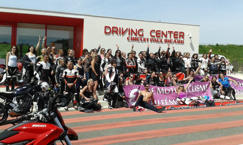 session de roulage féminin au circuit paul ricard De plus en plus de fille sur la piste