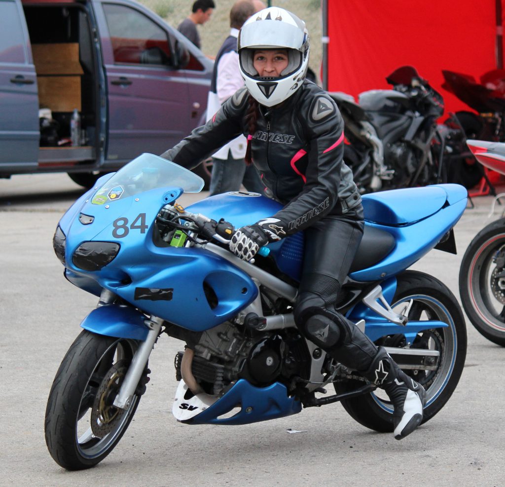 Mes 2 premières moto piste SVS de 2000b