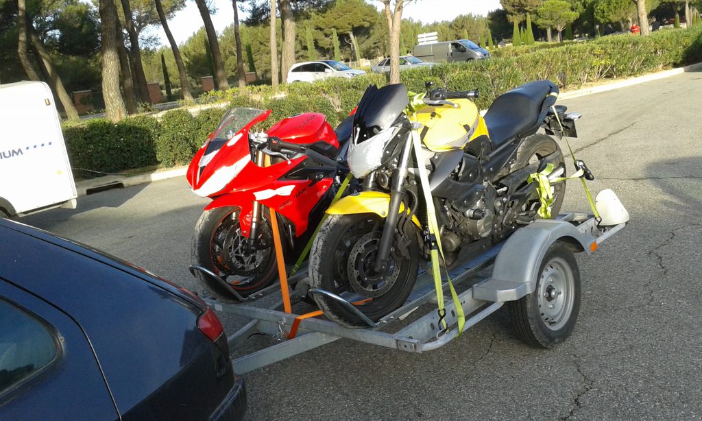 moto sur remorque Mieux vaut mettre les motos sur une remorque