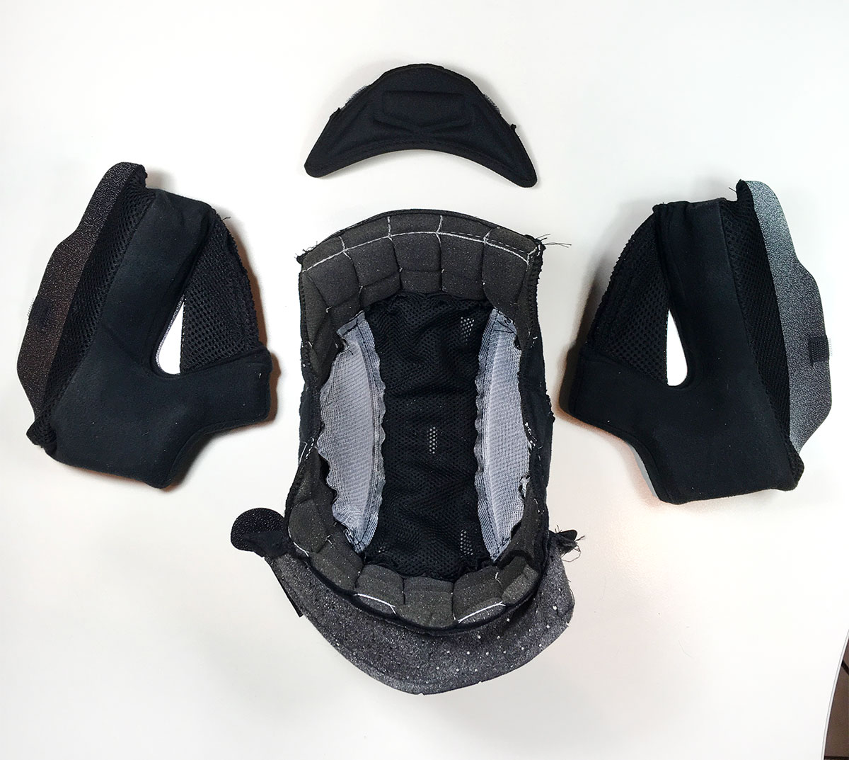 entretenir les mousses casque moto