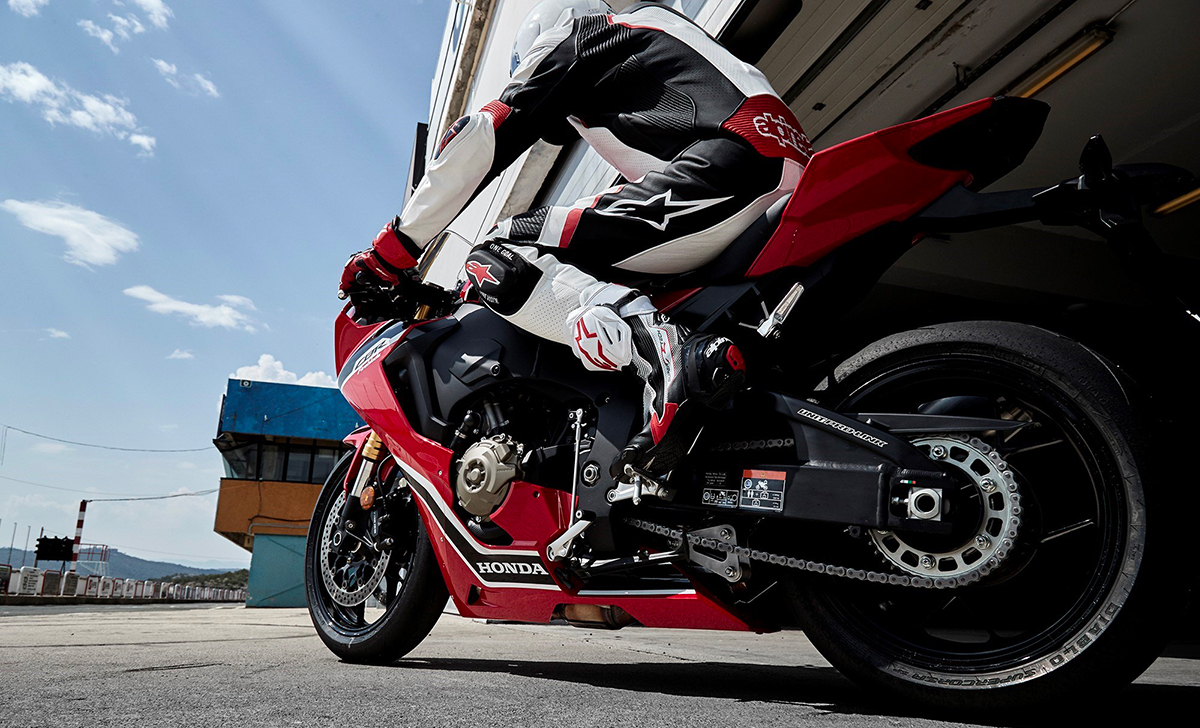 moto sportive 1000 pour piste 2