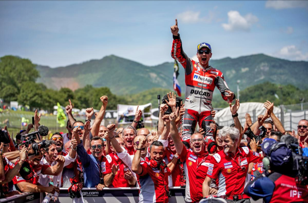 Jorge Lorenzo Alpinestars 3