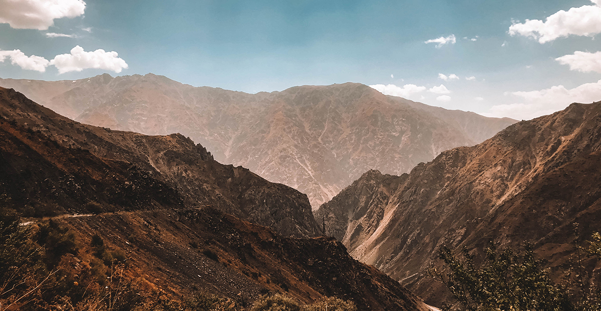 montagne descente vers afhanistan