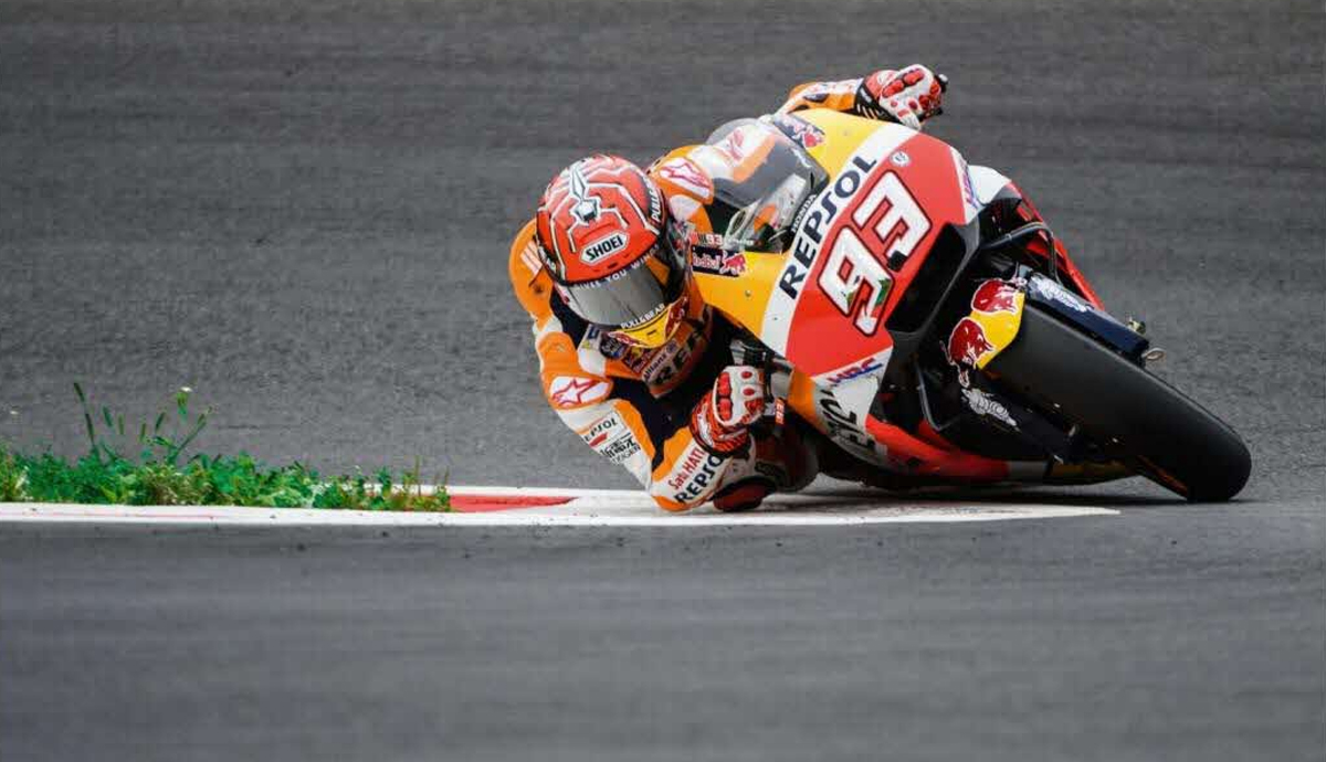 Marc Marquez pose le genou