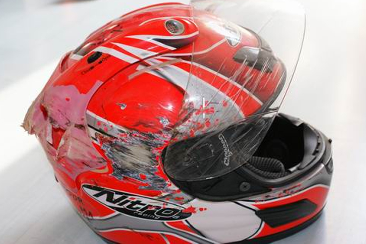 casque moto apres une chute