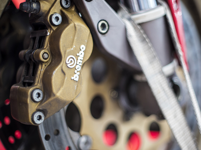 changer plaquettes de frein moto