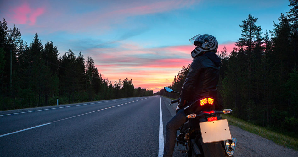 bien rouler a moto la nuit