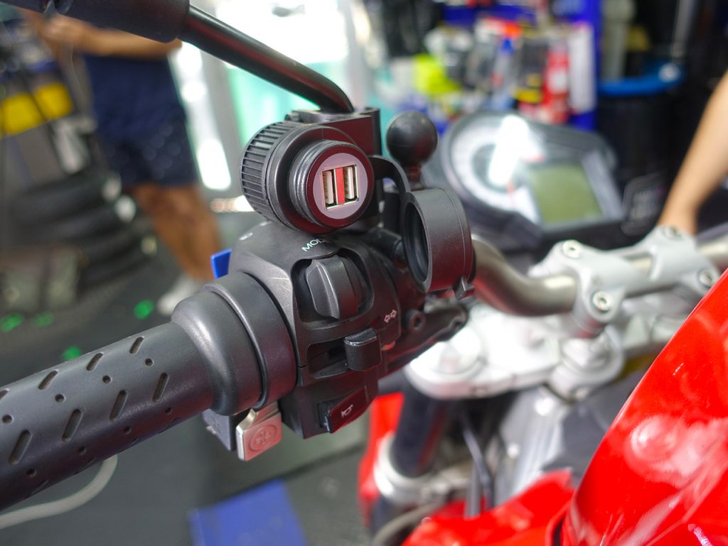 prise usb pour moto