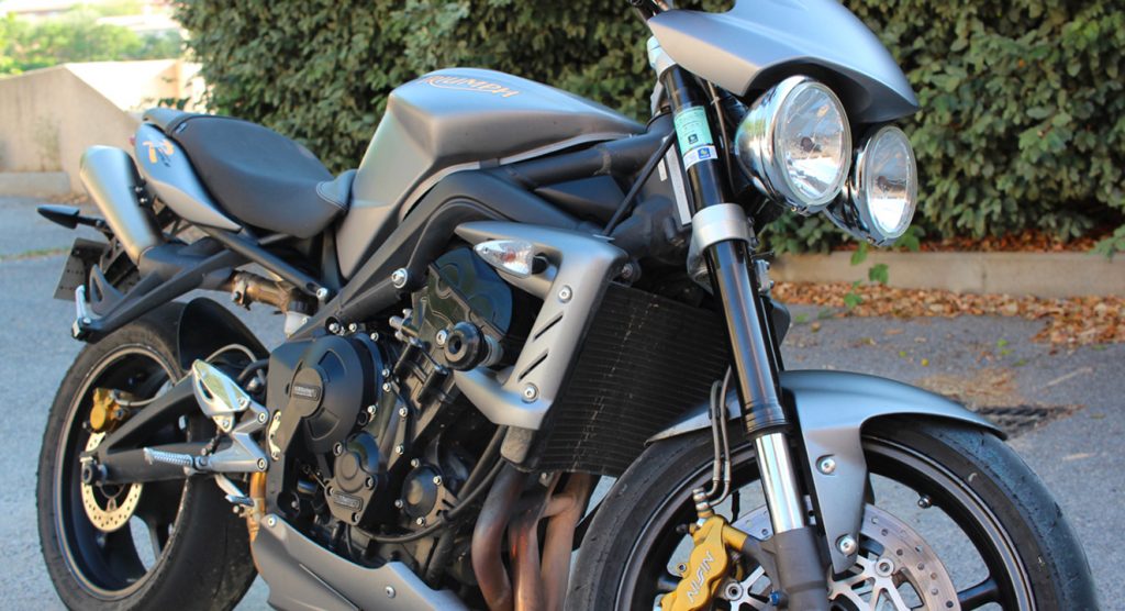 lubrification de sa moto apres son nettoyage