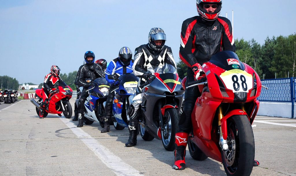 motard lors dun stage de pilotage circuit 2