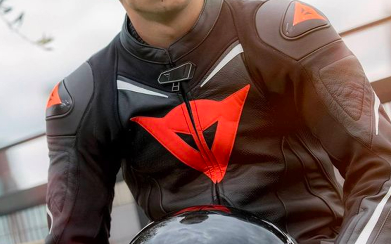 Blouson moto cuir ou textile, que choisir ? - Live Love Ride - Le blog  iCasque