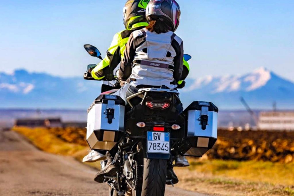 Quel type de bagagerie privilégier en fonction de sa moto et de son  utilisation ? - Live Love Ride - Le blog iCasque