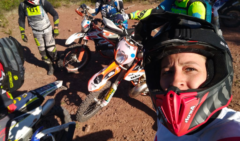 petite pause en sortie moto enduro