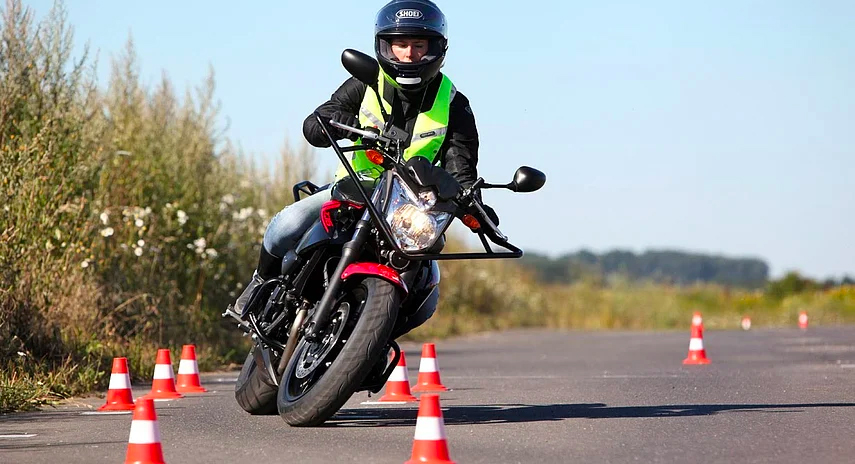 motard gilet jaune