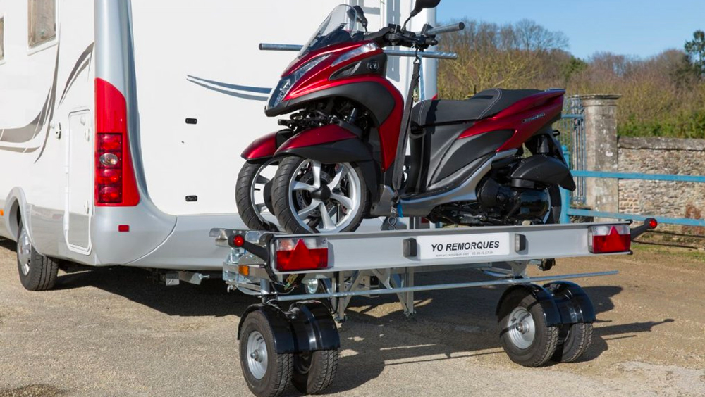 Vacances : transporter sa moto peut se faire sans remorque