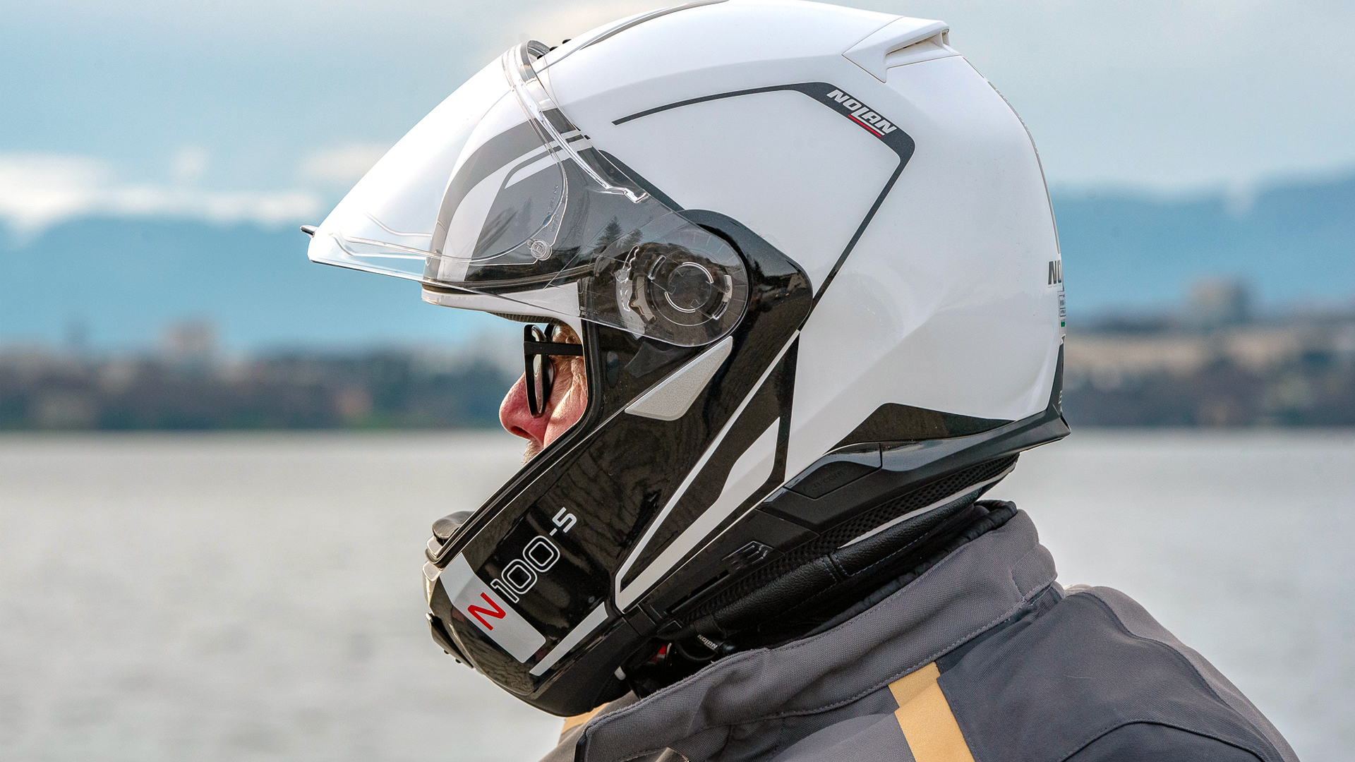 Casque Moto Femme : comment choisir le votre en 2022 ?