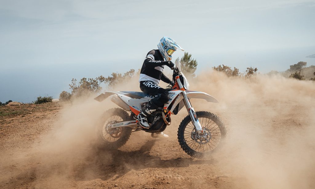 Comment entretenir son casque moto cross