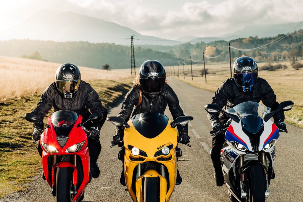 Meilleur intercom moto : le guide d’achat pour bien choisir. Balade Trio Roof.